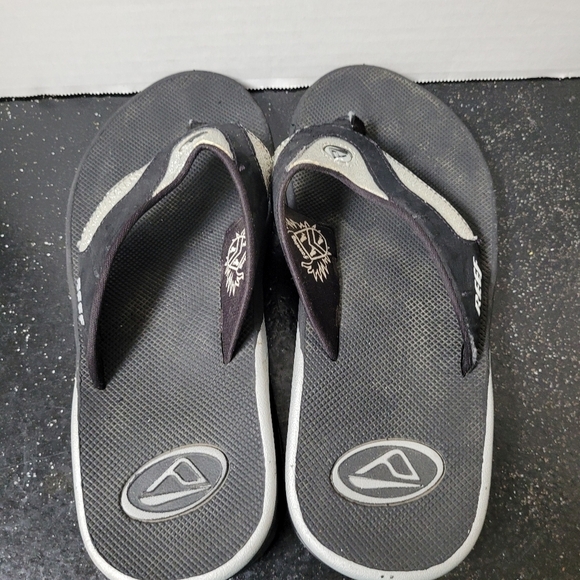 Reef Black and Silver Flipflops with Bottle Opener - Picture 4 of 6